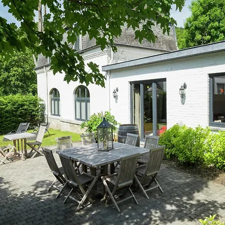 Dom wakacyjny Namur Mansion By The Meus